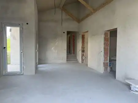 eladó új építésű ingatlan, Nagytarcsa