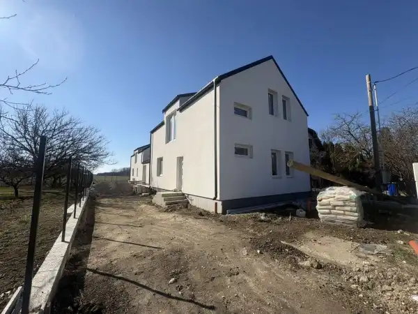 Eladó új építésű ingatlan, Szigetszentmárton 5+1 szoba 117 m² 87.9 M Ft