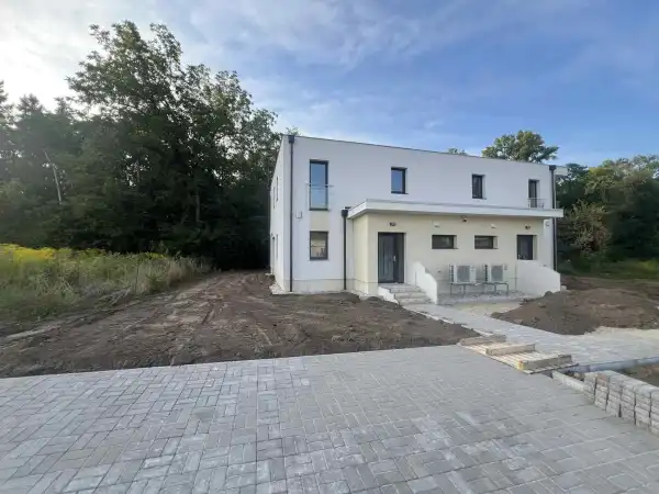 Eladó új építésű ingatlan, Tata 5 szoba 125 m² 129.9 M Ft