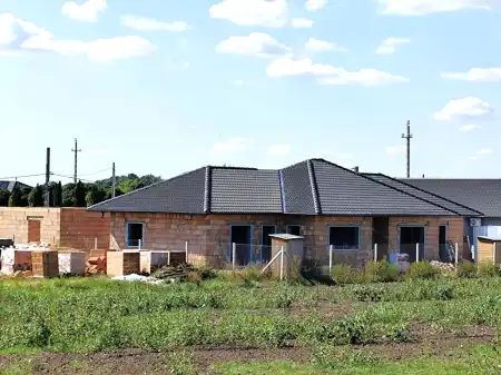 eladó új építésű ingatlan, Újhartyán