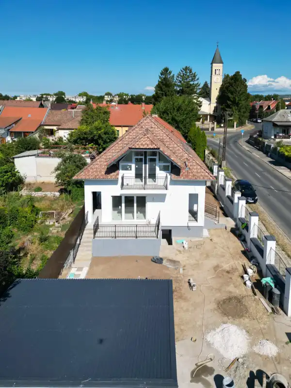 Eladó új építésű ingatlan, Vác 5+1 szoba 179 m² 138 M Ft