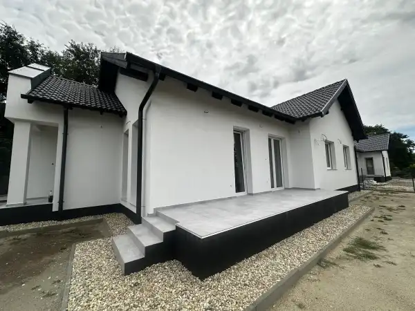 Eladó új építésű ingatlan, Velence 4 szoba 125 M Ft