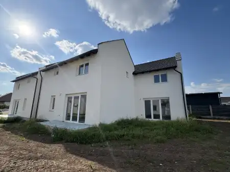 eladó új építésű ingatlan, Velence eladó új építésű ingatlan, Velence