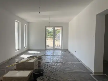 eladó új építésű ingatlan, Veresegyház