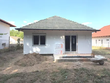 eladó új építésű ingatlan, Veresegyház