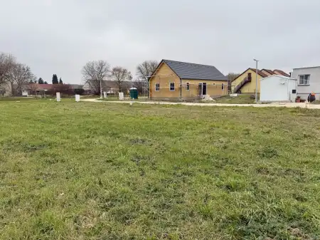 eladó új építésű telek, Bokod