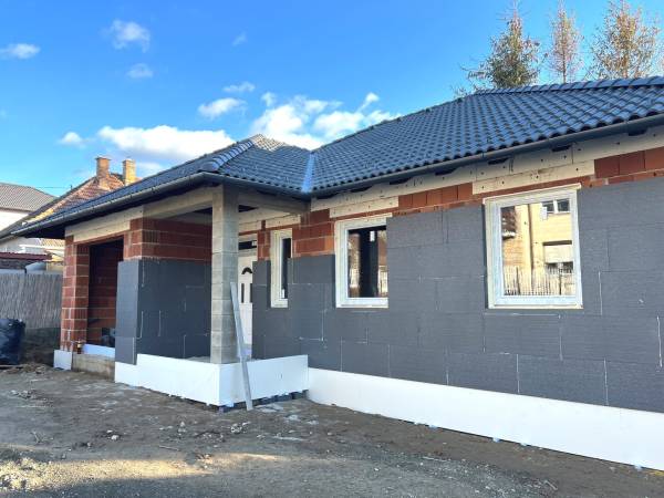 eladó újépítésű ingatlan, Gödöllő