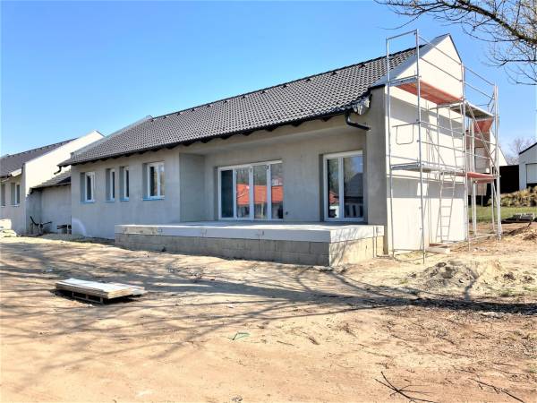 eladó újépítésű ingatlan, Szada