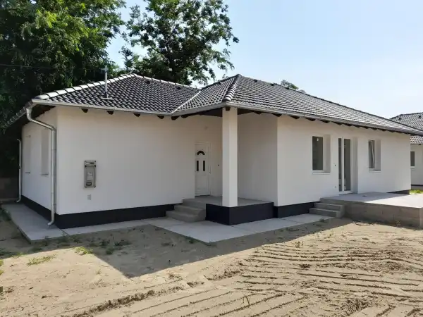 Eladó újépítésű ingatlan, Szigetszentmiklós 5 szoba 128 m² 85 M Ft