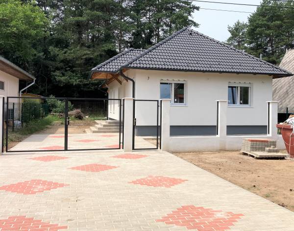 eladó újépítésű ingatlan, Veresegyház