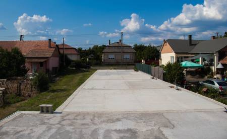 eladó újépítésű telek, Hasznos