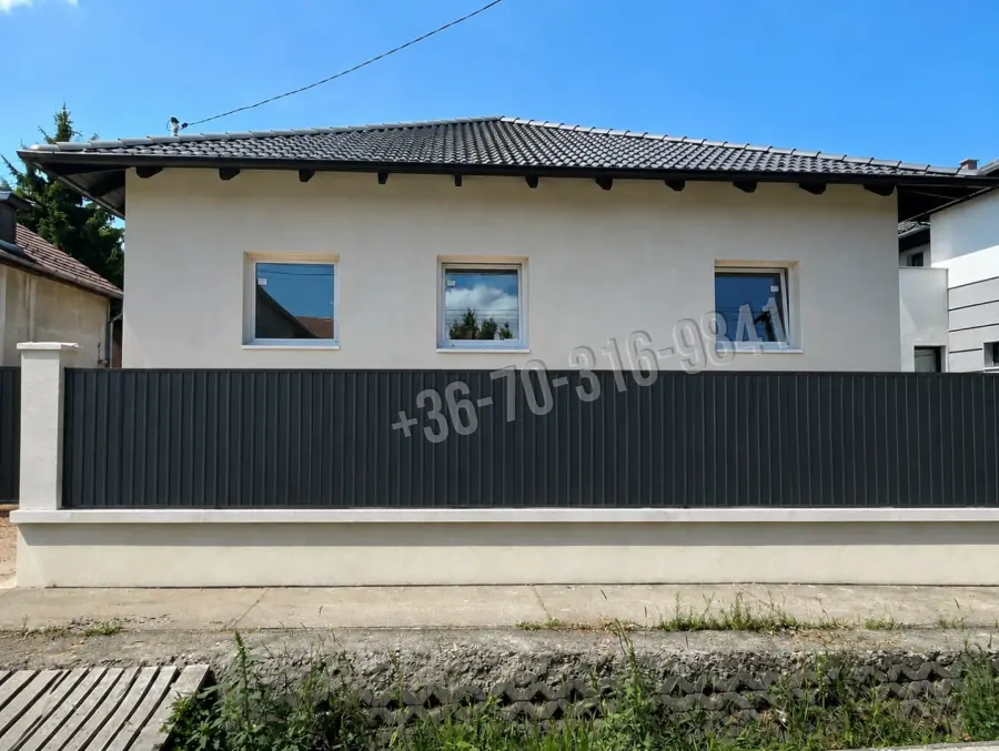 eladó újszerű családi ház, Dunakeszi