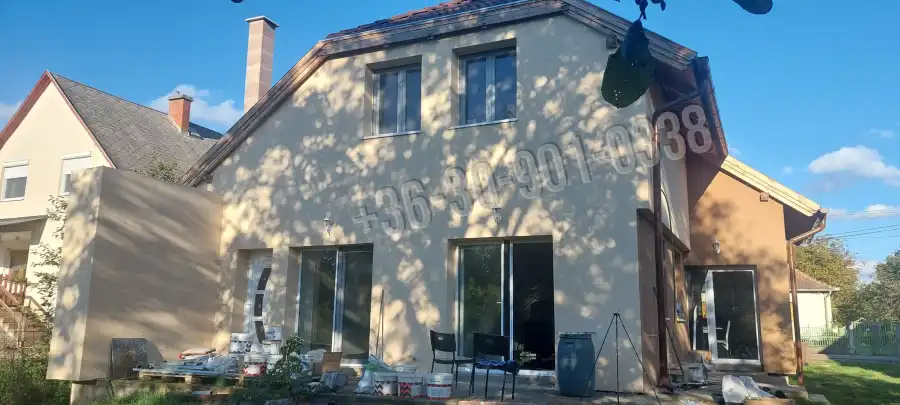 eladó újszerű családi ház, Lőrinci