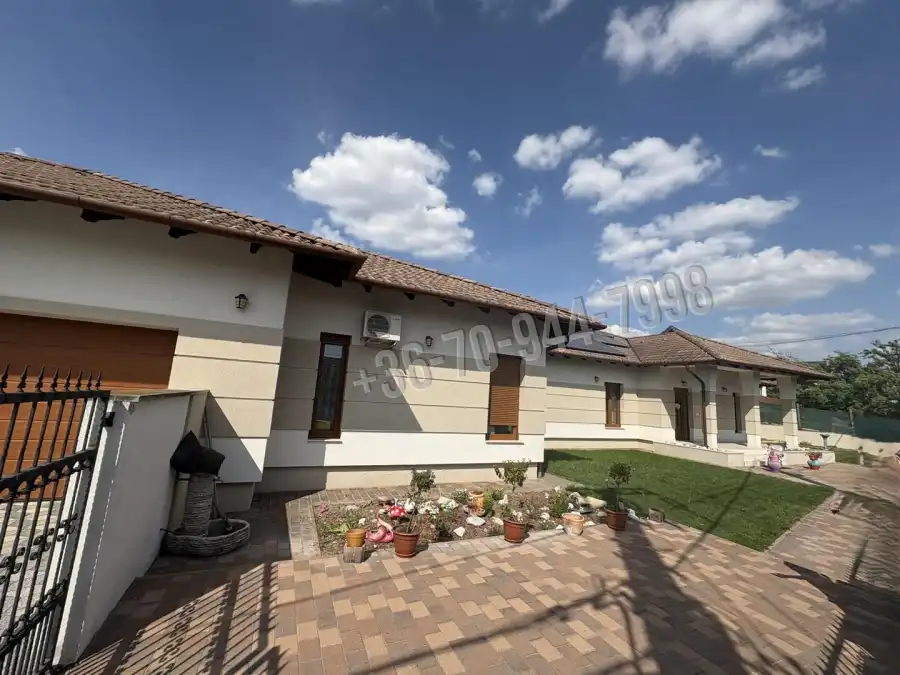 eladó újszerű családi ház, Szigetszentmiklós