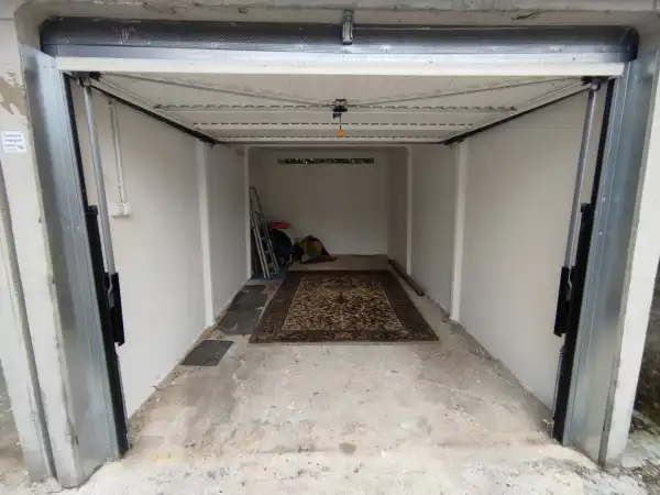 Eladó újszerű garázs, Mohács 15 m² 4.5 M Ft