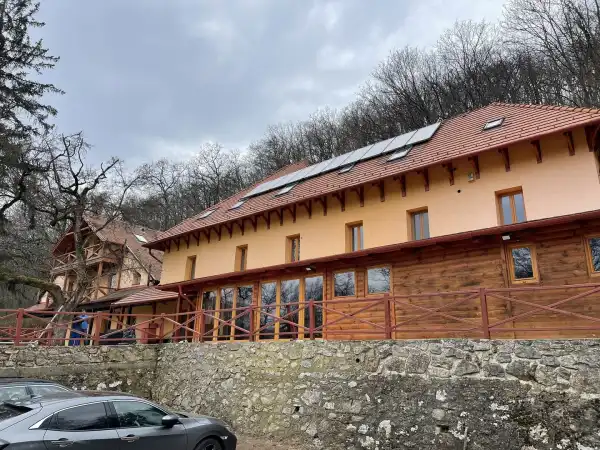 Eladó újszerű hotel, szálloda, Noszvaj 20 szoba 710 m² 299 M Ft