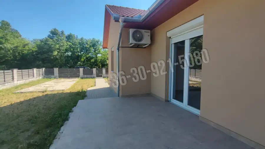 eladó újszerű ikerház, Kóka