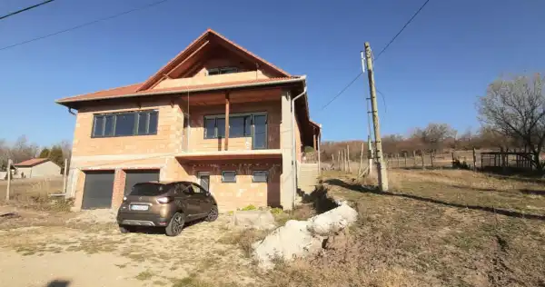 Eladó újszerű ingatlan, Acsa 3 szoba 161 m² 79.9 M Ft