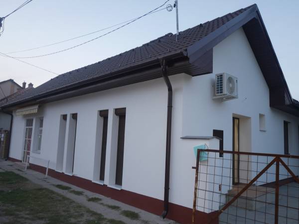 eladó újszerű ingatlan, Albertirsa