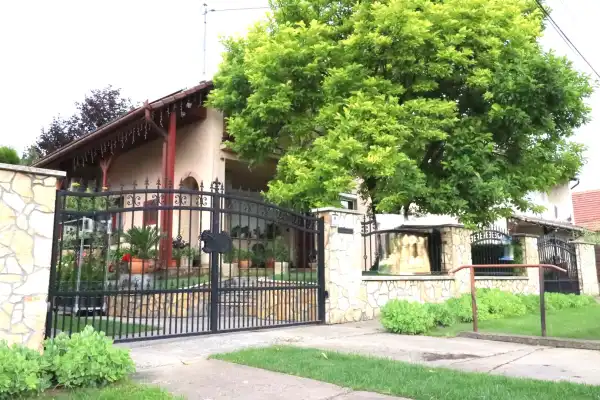 Eladó újszerű ingatlan, Albertirsa 4 szoba 182 m² 129 M Ft