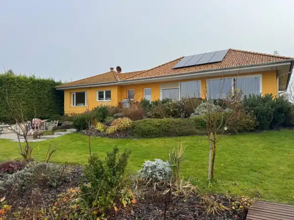 Eladó újszerű ingatlan, Áporka 3 szoba 222 m² 395 M Ft