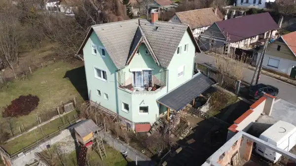 Eladó újszerű ingatlan, Aszód 218 m² 57.99 M Ft
