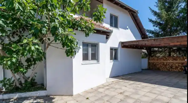 Eladó újszerű ingatlan, Balatonboglár-Szőlőskislak 7 szoba 180 m² 106.46 M Ft