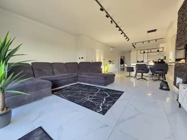 Eladó újszerű ingatlan, Birján 4 szoba 132 m² 124.9 M Ft