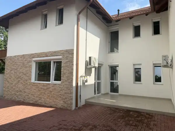 Eladó újszerű ingatlan, Budapest, IV. kerület 6 szoba 128 m² 199 M Ft
