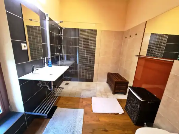 Eladó újszerű ingatlan, Budapest, XVI. kerület 5+1 szoba 210 m² 250 M Ft