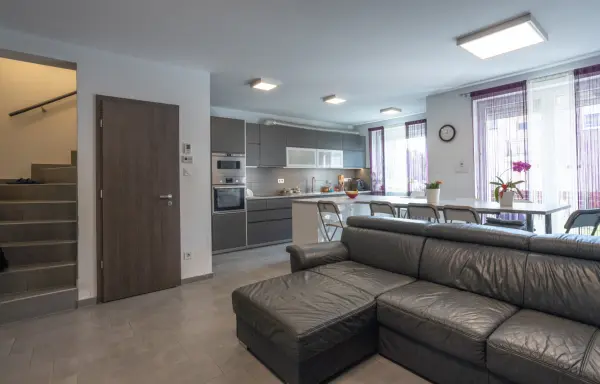 Eladó újszerű ingatlan, Budapest, XVI. kerület 4 szoba 90 m² 139.9 M Ft
