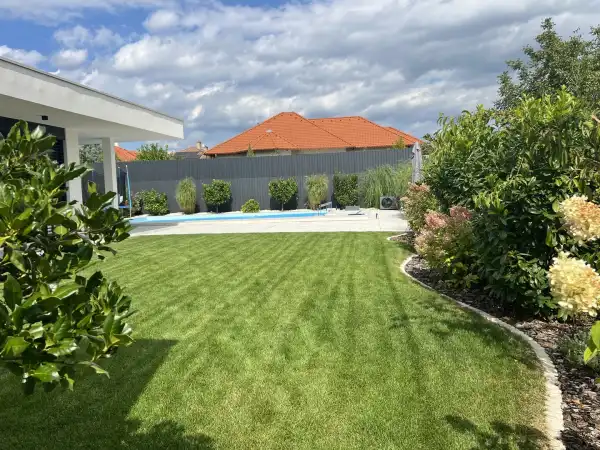 Eladó újszerű ingatlan, Csömör 4 szoba 200 m² 439.9 M Ft