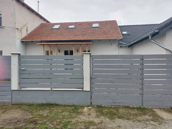 eladó újszerű ingatlan, Dunakeszi