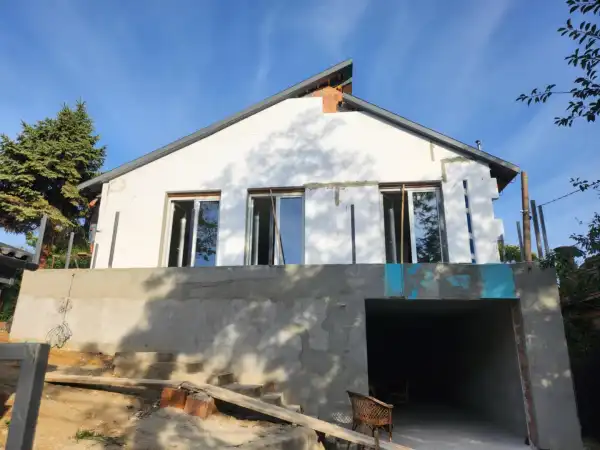 Eladó újszerű ingatlan, Érd 5 szoba 135 m² 125 M Ft
