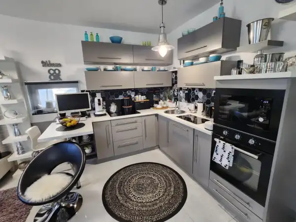 Eladó újszerű ingatlan, Érd 3+1 szoba 92 m² 98.5 M Ft