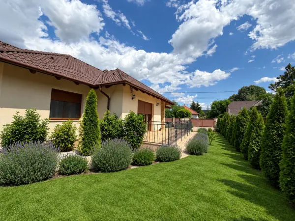 Eladó újszerű ingatlan, Gödöllő 5 szoba 145 m² 152.5 M Ft