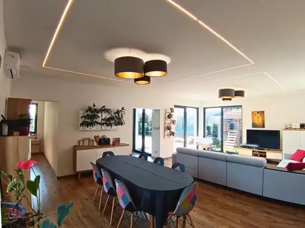 Eladó újszerű ingatlan, Győrújbarát 6 szoba 151 m² 190 M Ft