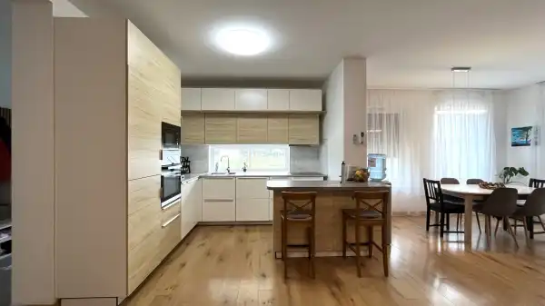 Eladó újszerű ingatlan, Inárcs 5 szoba 185 m² 129 M Ft