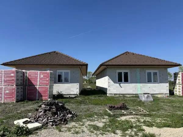 Eladó újszerű ingatlan, Iszkaszentgyörgy 4 szoba 113 m² 81.9 M Ft