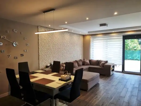 Eladó újszerű ingatlan, Kistarcsa 7 szoba 134 m² 141.9 M Ft
