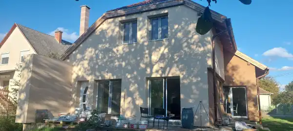 Eladó újszerű ingatlan, Lőrinci 5 szoba 174 m² 79.95 M Ft