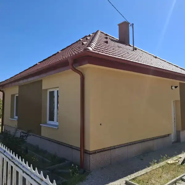 Eladó újszerű ingatlan, Mikebuda 3 szoba 124 m² 55 M Ft