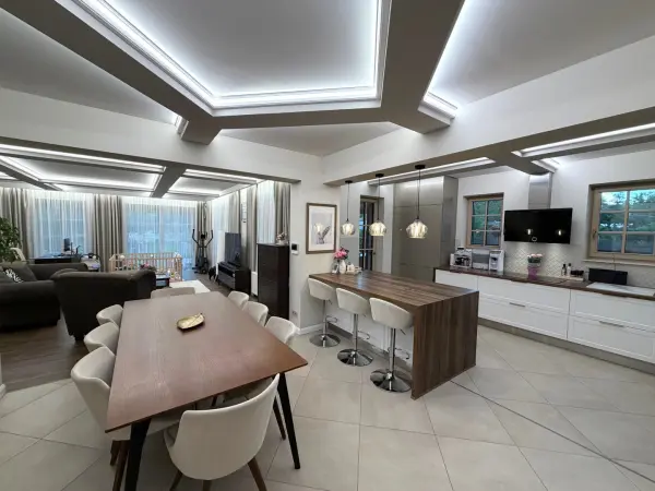 Eladó újszerű ingatlan, Mogyoród 4 szoba 255 m² 280 M Ft