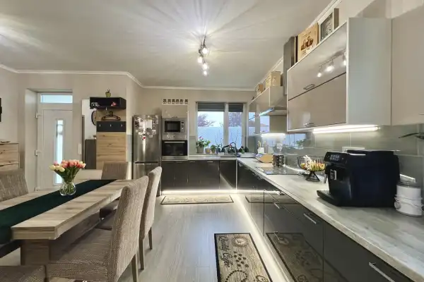 Eladó újszerű ingatlan, Nyíregyháza 3 szoba 90 m² 92.9 M Ft