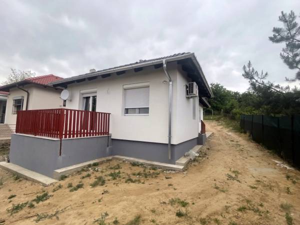 eladó újszerű ingatlan, Őrbottyán