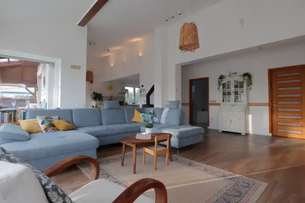 Eladó újszerű ingatlan, Szeged 5 szoba 200 m² 194.999 M Ft