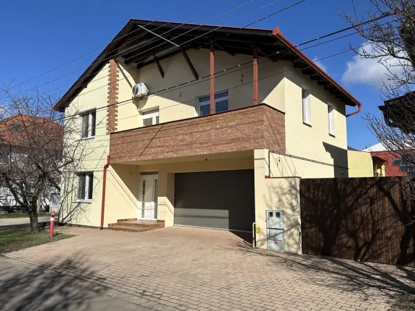 Eladó újszerű ingatlan, Szeged 6 szoba 198 m² 209 M Ft