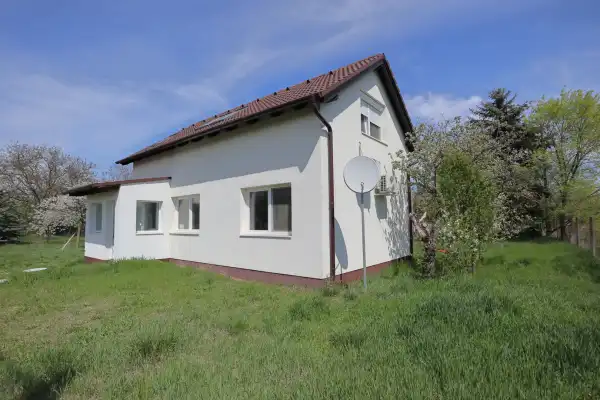 Eladó újszerű ingatlan, Szeged 3 szoba 80 m² 67.8 M Ft