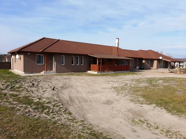 eladó újszerű ingatlan, Szigetcsép