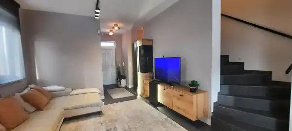 Eladó újszerű ingatlan, Sződliget 4+1 szoba 120 m² 179 M Ft